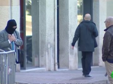 El encontronazo entre Joaquín Benítez y el padre de una de las víctimas del caso Maristas antes de confesar los abusos El encontronazo entre Joaquín Benítez y el padre de una de las víctimas del caso Maristas antes de confesar los abusos