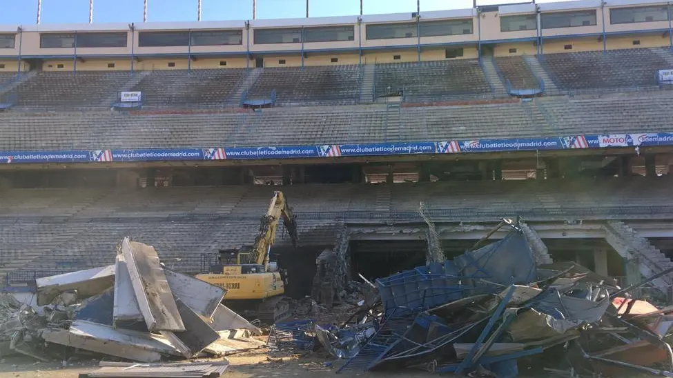 Las labores de demolición del Vicente Calderón