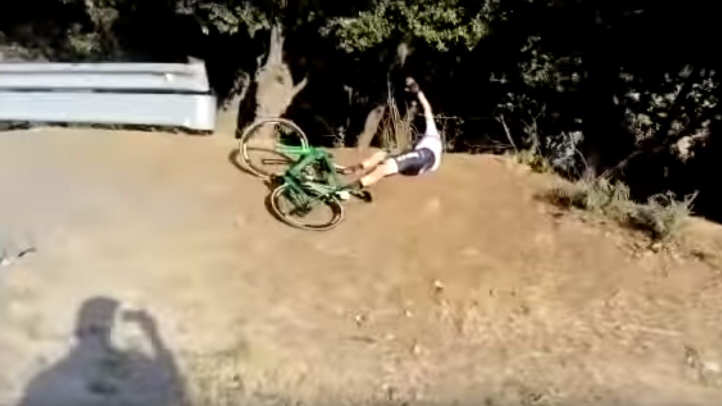 El ciclista Domingos Gon&ccedil;alves, tras sufrir una ca&iacute;sa en la Volta a Catalunya