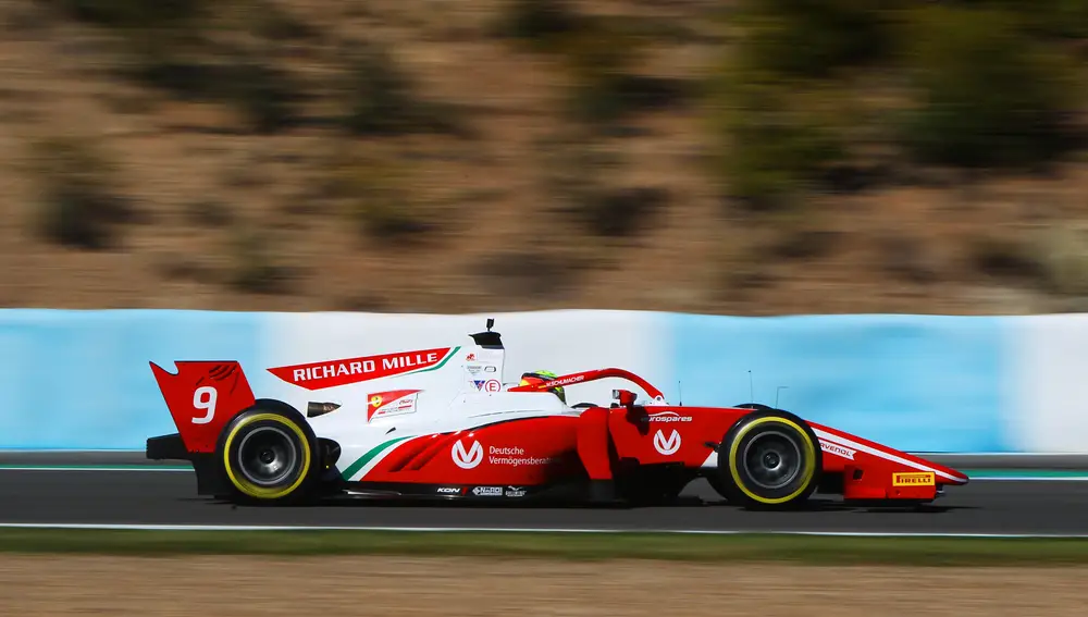 Mick Schumacher en el test de F2 en Jerez 