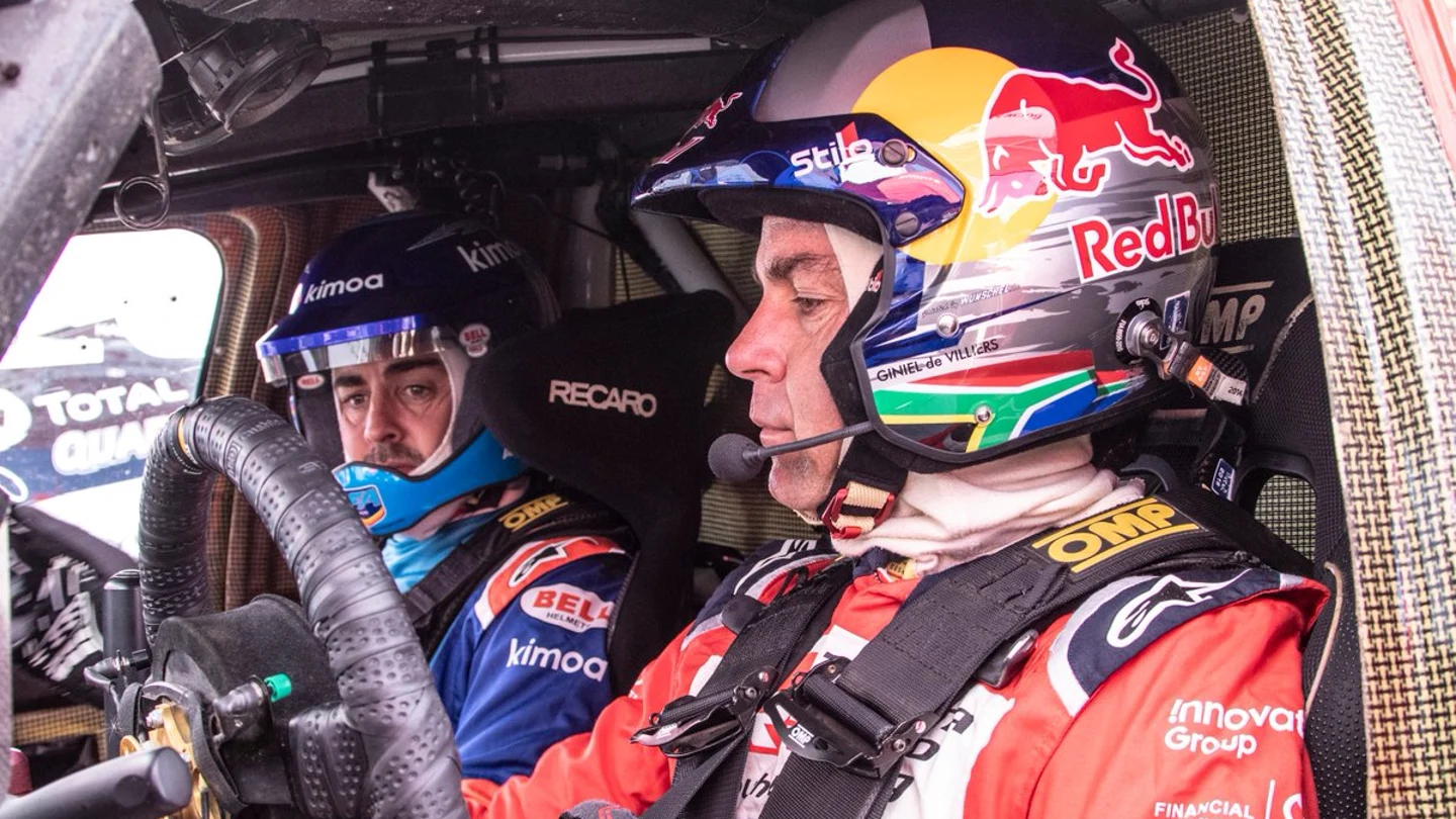 Fernando Alonso, probando el Toyota ganador del Dakar Fernando Alonso, probando el Toyota ganador del Dakar