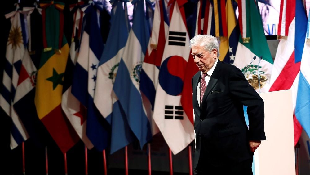 El escritor peruano Mario Vargas Llosa