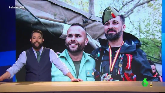 Santiago Abascal pidió tres prórrogas para evitar la mili: "Ahora es un patriota de pura cepa" Santiago Abascal pidió tres prórrogas para evitar la mili: "Ahora es un patriota de pura cepa"