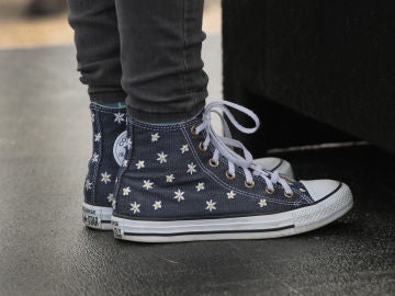 Jóvenes con zapatillas Jóvenes con zapatillas