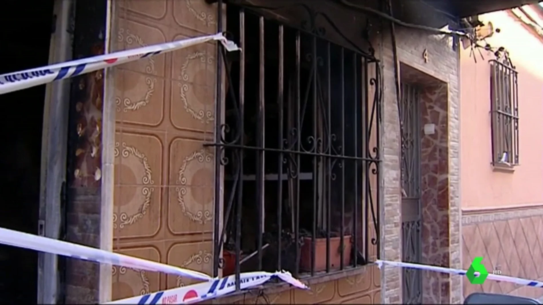 Detenido un hombre en Málaga acusado de incendiar su casa mientras su mujer estaba dentro