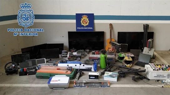 Parte del material incautado por los agentes de la Policía Nacional Parte del material incautado por los agentes de la Policía Nacional