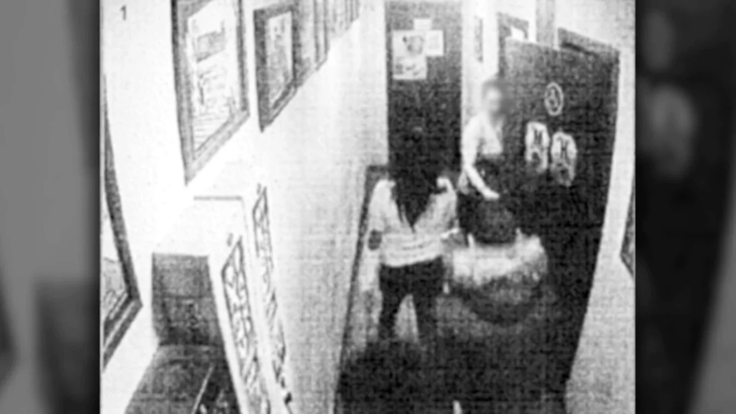 Primeras imágenes de 'La Manada de Sabadell' persiguiendo a su víctima Primeras imágenes de 'La Manada de Sabadell' persiguiendo a su víctima