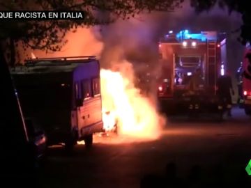 Grupos de ultraderecha italianos incendian contenedores e impulsan el odio en protesta a la acogida de familias gitanas en centros públicos Grupos de ultraderecha italianos incendian contenedores e impulsan el odio en protesta a la acogida de familias gitanas en centros públicos