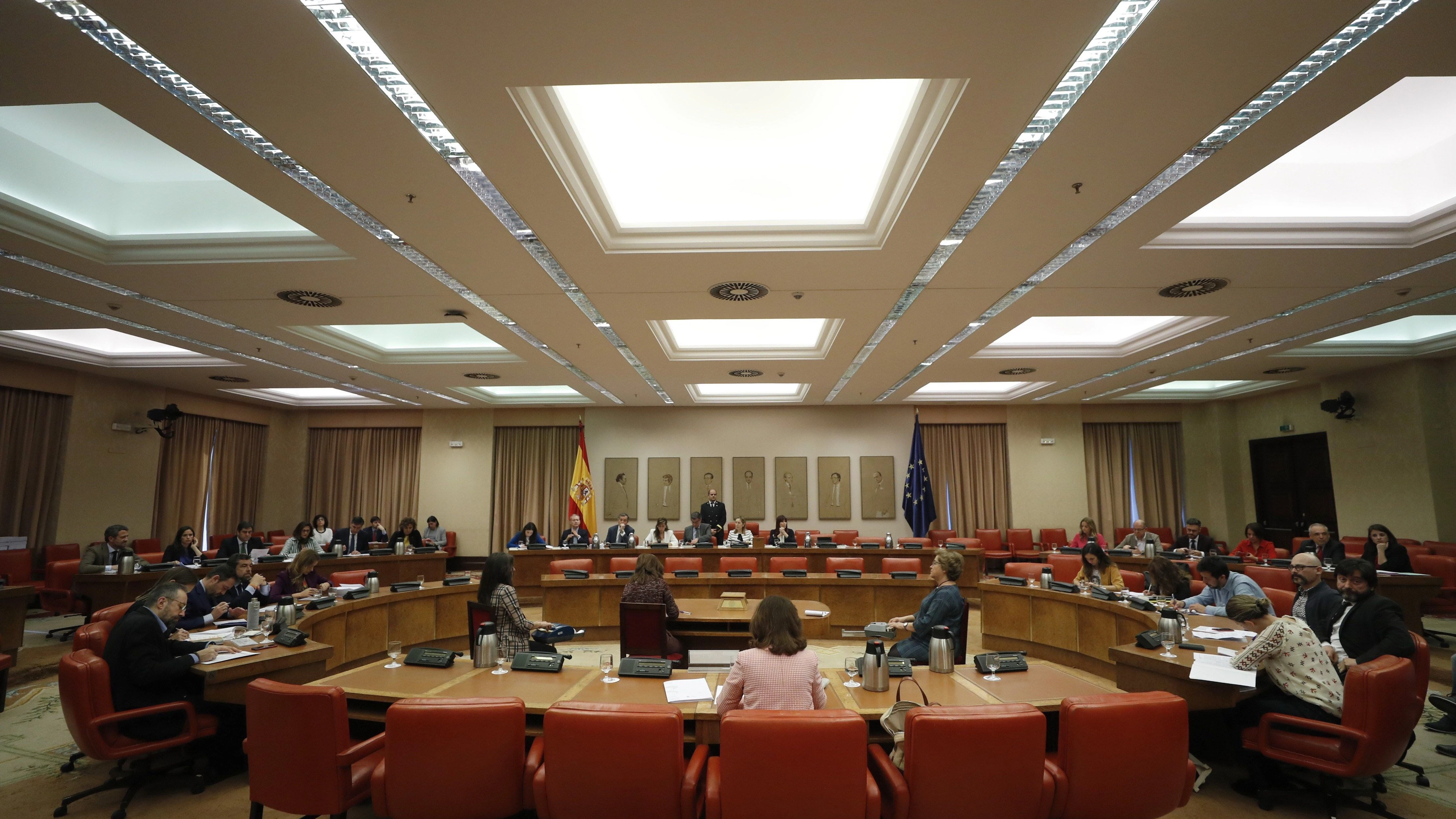 Vista general de la reunión de la Diputación Permanente en el Congreso de los Diputados.