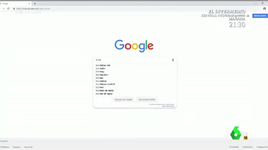 Esto es lo que pasa cuando buscas bombero y bombera en lnternet: ellos apagando fuegos y ellas disfrazadas de carnaval Esto es lo que pasa cuando buscas bombero y bombera en lnternet: ellos apagando fuegos y ellas disfrazadas de carnaval