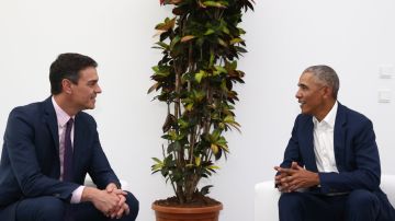 El expresidente de Estados Unidos, Barack Obama, se reúne con Pedro Sánchez en Sevilla. 