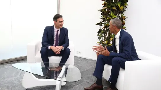 Pedro Sánchez y Barack Obama en un breve encuentro en Sevilla Pedro Sánchez y Barack Obama en un breve encuentro en Sevilla