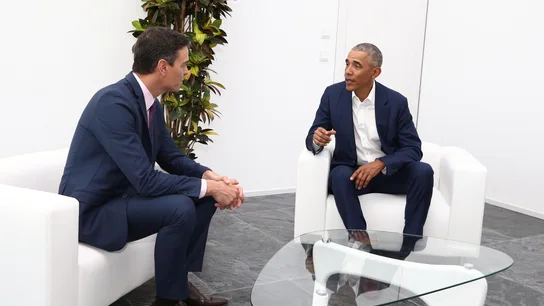 Pedro Sánchez y Barack Obama, juntos en el Congreso Internacional de Turismo. Pedro Sánchez y Barack Obama, juntos en el Congreso Internacional de Turismo.