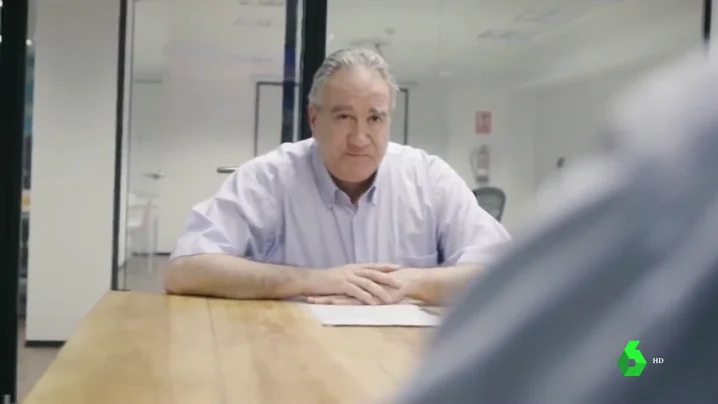 La campaña viral con la que un hijo intenta buscarle un trabajo a su padre de 59 años