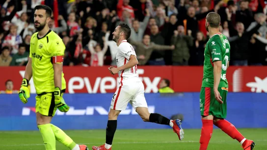 Pablo Sarabia celebra su gol ante el Alavés Pablo Sarabia celebra su gol ante el Alavés