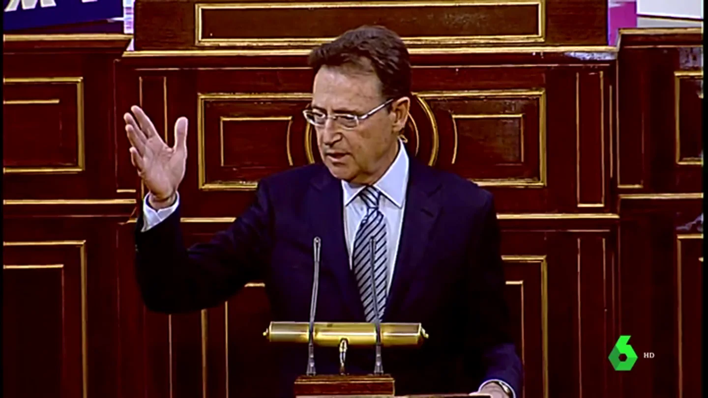 La broma de Matías Prats a Fernando Grande-Marlaska: "Usted tiene cara de tener los 15 puntos" La broma de Matías Prats a Fernando Grande-Marlaska: "Usted tiene cara de tener los 15 puntos"