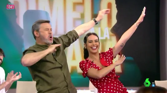 Cristina Pedroche y Miki Nadal arrasan en el Juego de la SemAnna 'Dímelo a la cara': "Se lo dedicamos a Lorena Castell y a su hijo" Cristina Pedroche y Miki Nadal arrasan en el Juego de la SemAnna 'Dímelo a la cara': "Se lo dedicamos a Lorena Castell y a su hijo"