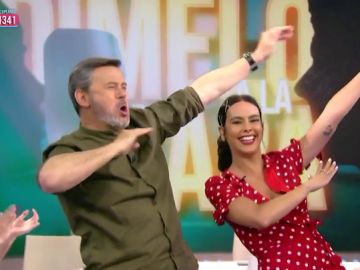 Cristina Pedroche y Miki Nadal arrasan en el Juego de la SemAnna 'Dímelo a la cara': "Se lo dedicamos a Lorena Castell y a su hijo" Cristina Pedroche y Miki Nadal arrasan en el Juego de la SemAnna 'Dímelo a la cara': "Se lo dedicamos a Lorena Castell y a su hijo"