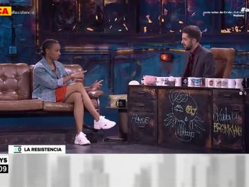 El 'zasca' de Ana Peleteiro a Broncano a cuenta de las multas: "¿El triple salto se te da mejor que el ciclismo?" El 'zasca' de Ana Peleteiro a Broncano a cuenta de las multas: "¿El triple salto se te da mejor que el ciclismo?"