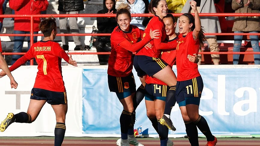 Las jugadoras españolas celebrando un gol