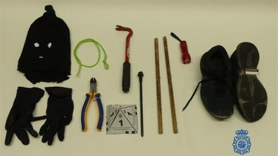 Material con el que acced&iacute;a a los conductos de ventilaci&oacute;n