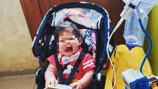 El pequeño Fabio que sufre atresia de esófago El pequeño Fabio que sufre atresia de esófago