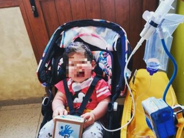 El pequeño Fabio que sufre atresia de esófago El pequeño Fabio que sufre atresia de esófago