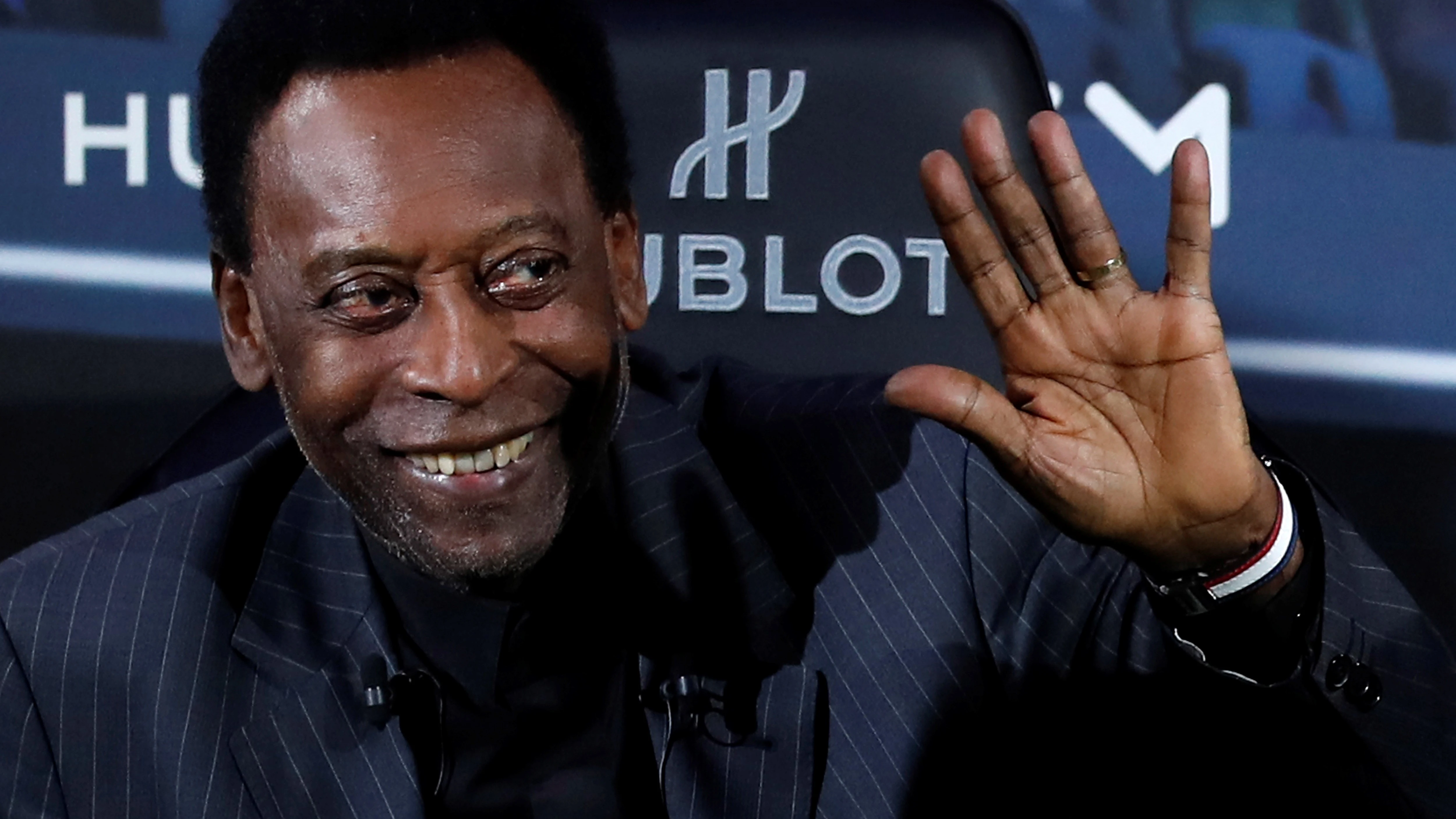 Pele, tranquiliza a sus fans