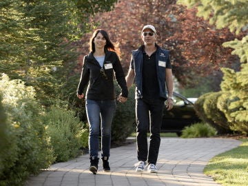 El fundador de Amazon, Jeff Bezos, y su exesposa Mackenzie El fundador de Amazon, Jeff Bezos, y su exesposa Mackenzie