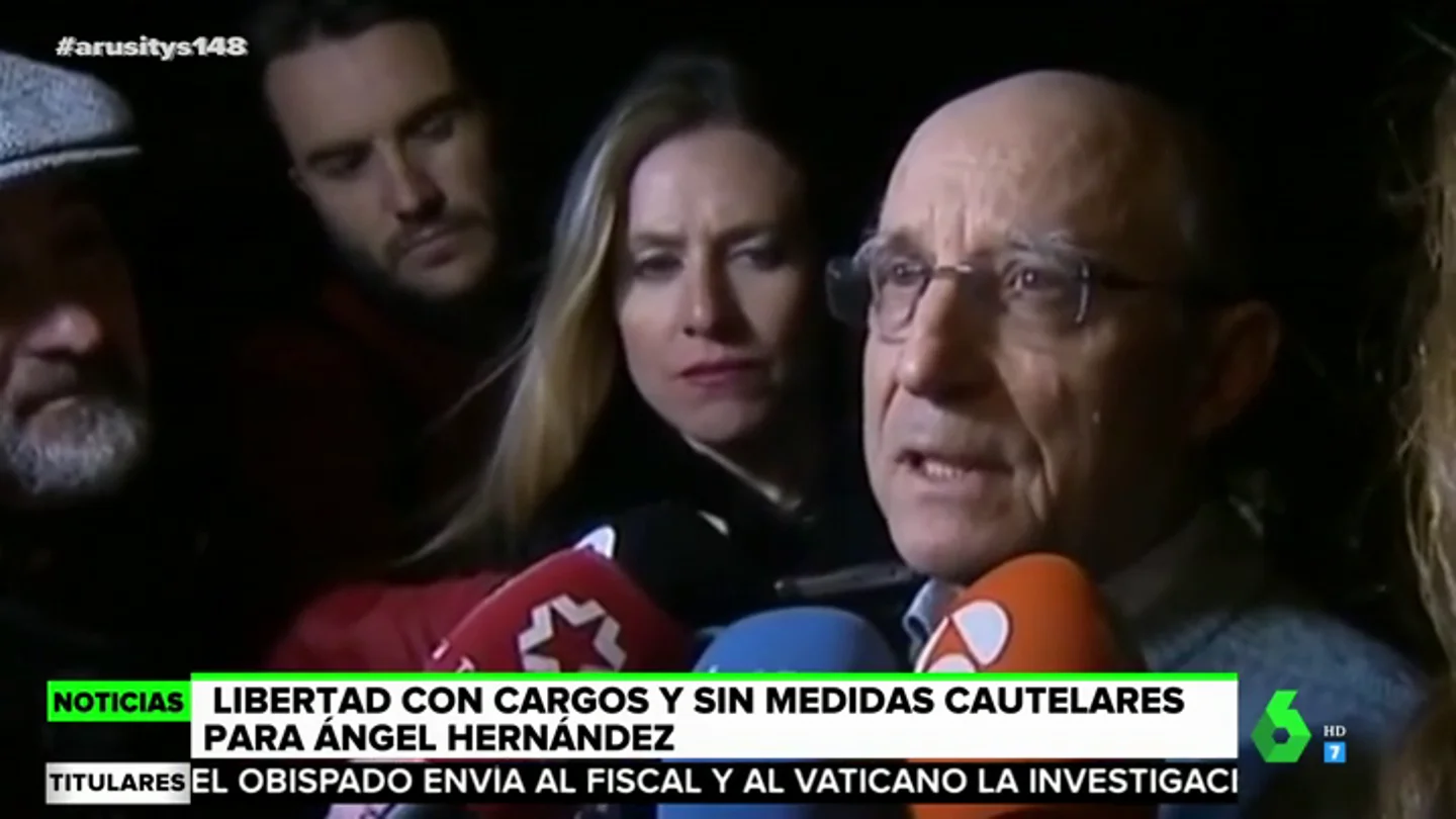 En libertad sin medidas cautelares Ángel Hernández, el hombre que ayudó a su mujer a suicidarse: "Hay que ayudar a mucha gente en la misma situación" En libertad sin medidas cautelares Ángel Hernández, el hombre que ayudó a su mujer a suicidarse: "Hay que ayudar a mucha gente en la misma situación"