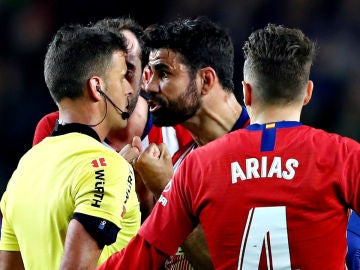Diego Costa, ante Gil Manzano Diego Costa, ante Gil Manzano