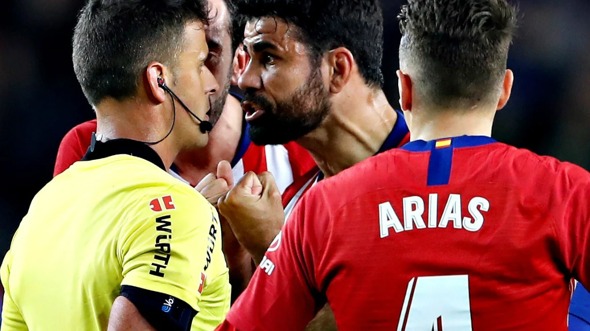 Diego Costa, ante Gil Manzano