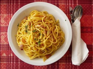Imagen de un plato de carbonara Imagen de un plato de carbonara