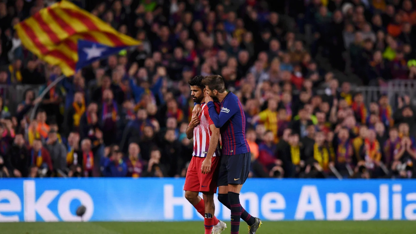 Piqué acompaña a Diego Costa Piqué acompaña a Diego Costa