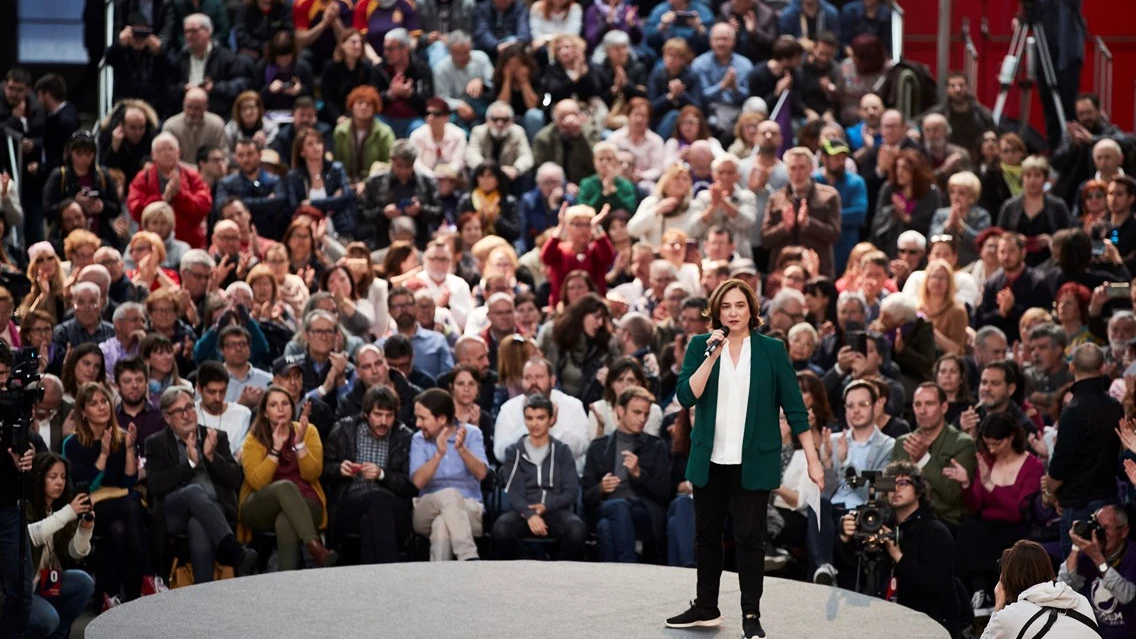 Ada Colau en un acto de L'Hospitalet de Llobregat