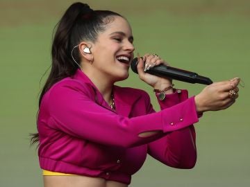 Rosalía durante un concierto Rosalía durante un concierto