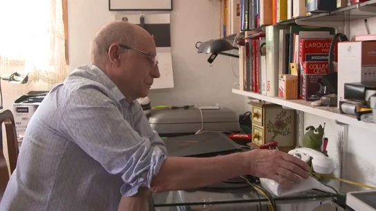 La llamada de Ángel a emergencias tras ayudar a morir a su mujer María José: "La he ayudado yo a suicidarse" La llamada de Ángel a emergencias tras ayudar a morir a su mujer María José: "La he ayudado yo a suicidarse"