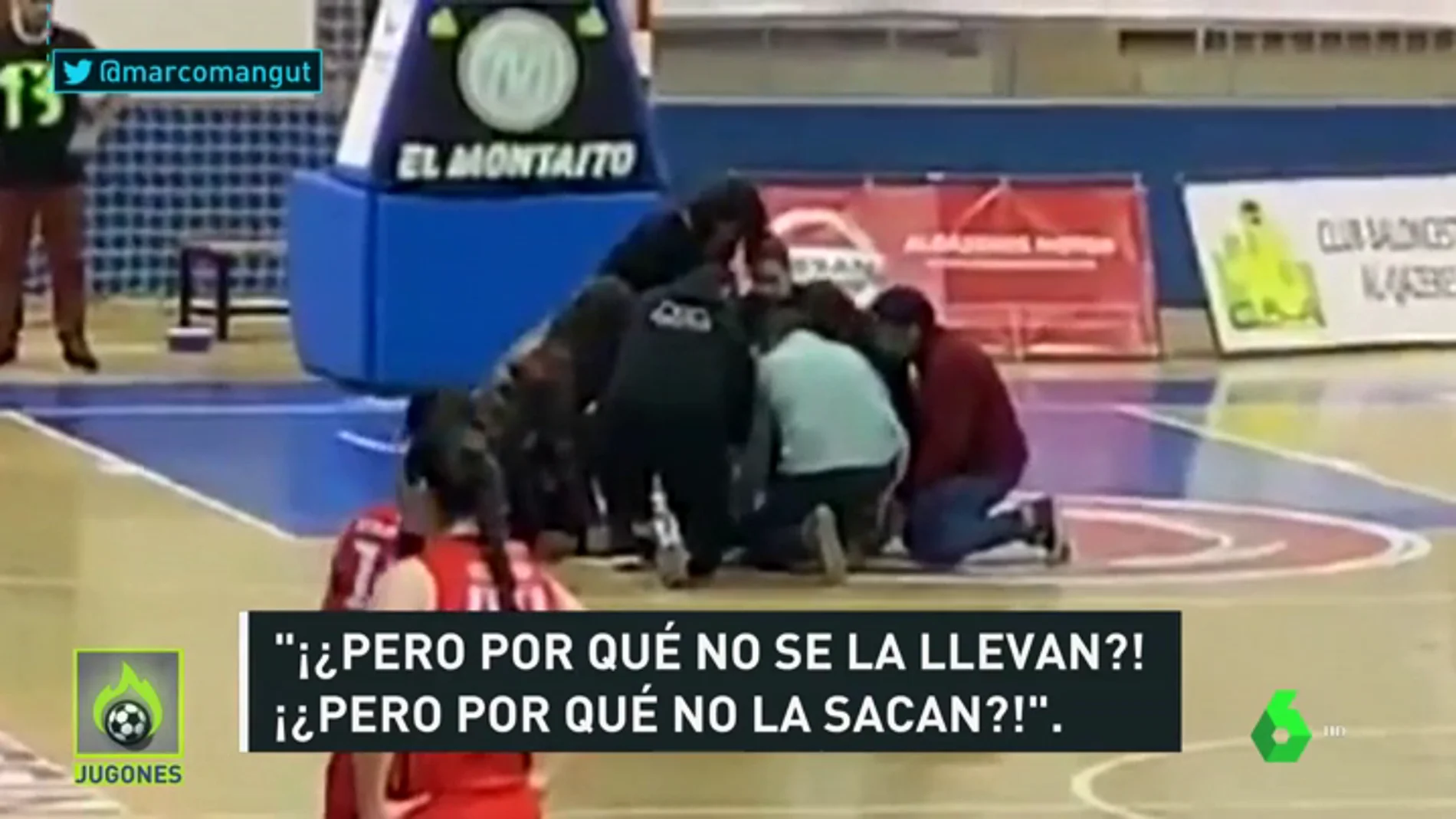 Una jugadora de baloncesto se desploma en pleno partido