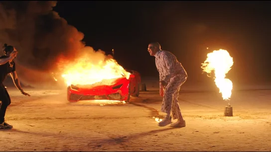 Bad Bunny y El Alfa en el videoclip de 'La Romana'. Bad Bunny y El Alfa en 'La Romana'