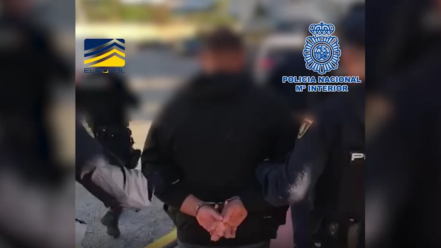 Detienen a cinco miembros de una organización criminal que tatuaba a las mujeres para indicar su propiedad Detienen a cinco miembros de una organización criminal que tatuaba a las mujeres para indicar su propiedad
