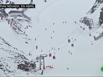 El invierno vuelve en abril y deja grandes nevadas por toda la península El invierno vuelve en abril y deja grandes nevadas por toda la península