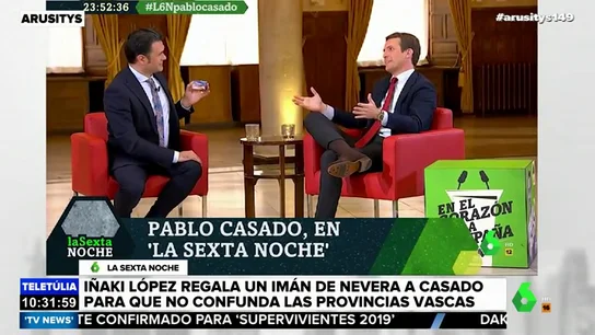 Iñaki López regala un imán a Pablo Casado para que no confunda las provincias vascas Iñaki López regala un imán a Pablo Casado para que no confunda las provincias vascas