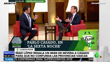 Iñaki López regala un imán a Pablo Casado para que no confunda las provincias vascas