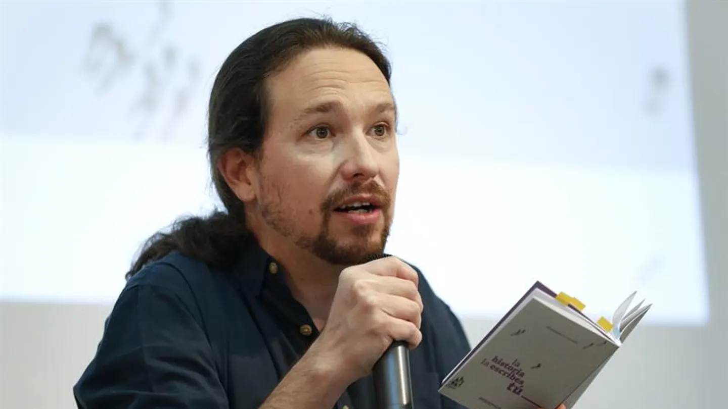 Pablo Iglesias presenta su programa electoral en forma de Constitución Pablo Iglesias presenta su programa electoral en forma de Constitución