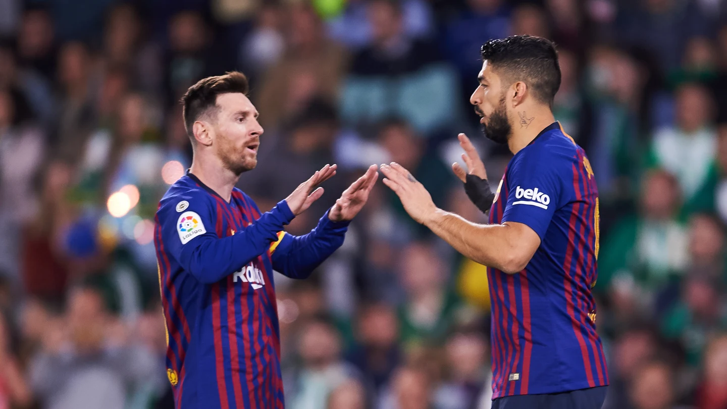 Messi y Suárez celebran un gol Messi y Suárez celebran un gol
