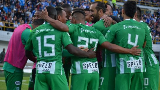 Los jugadores del Atl&eacute;tico Nacional celebran un gol