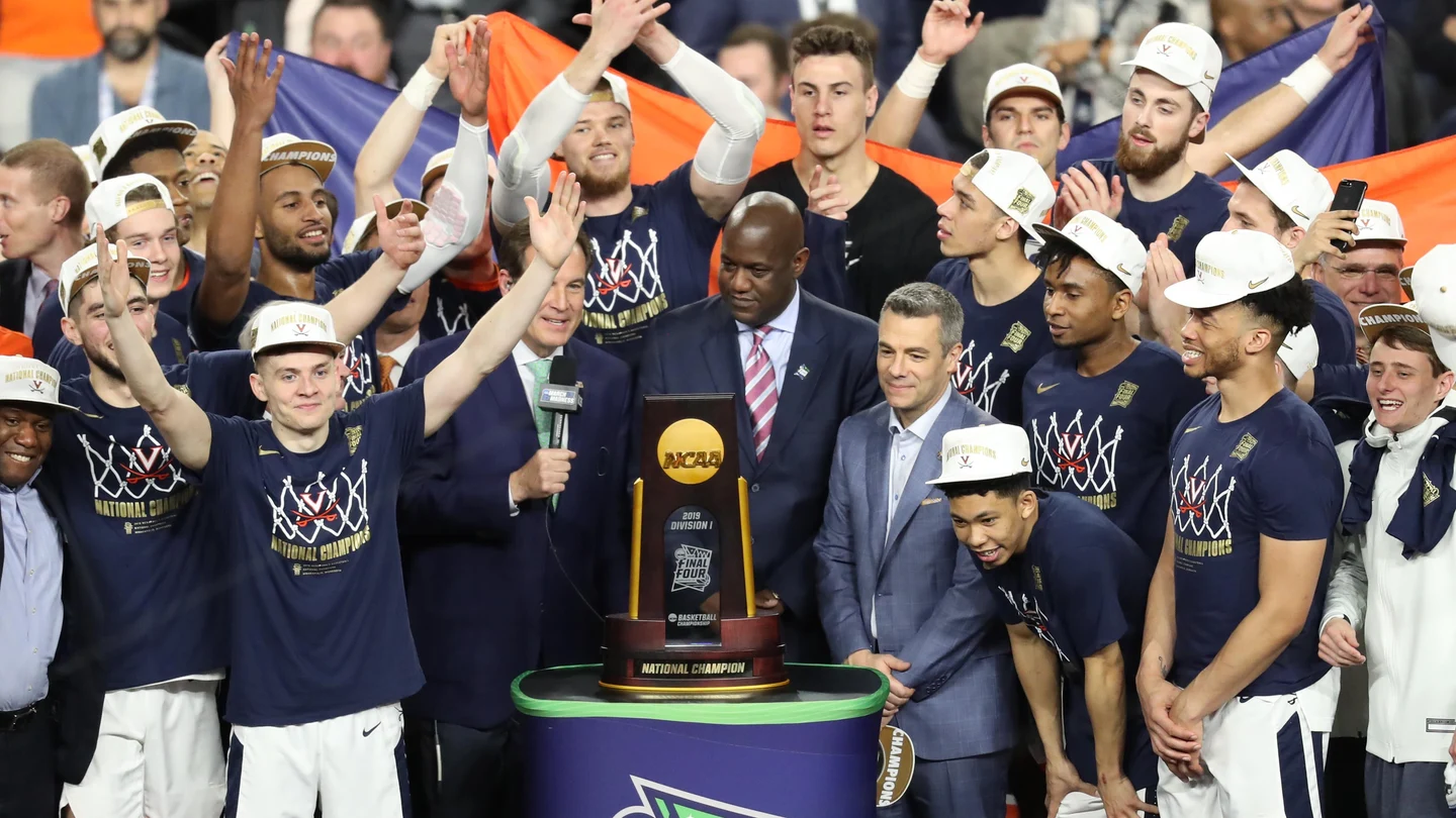 Los Virginia Cavaliers celebran el título de campeones de la NCAA Los Virginia Cavaliers celebran el título de campeones de la NCAA