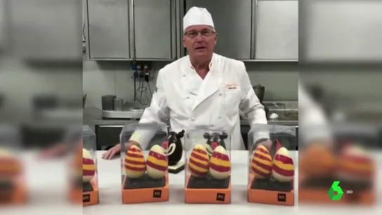 Entre guiños a Juego de Tronos y regalos a sus oponentes: los candidatos sacan su lado más amable en busca del disputado voto Entre guiños a Juego de Tronos y regalos a sus oponentes: los candidatos sacan su lado más amable en busca del disputado voto