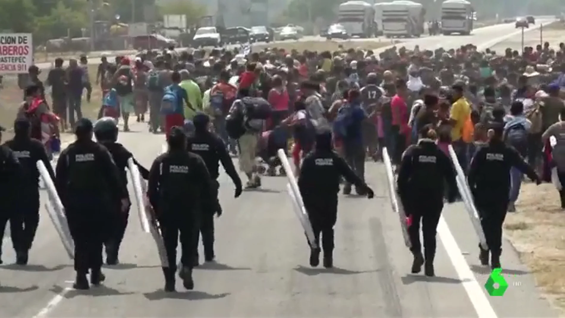 Cerca de 50.000 migrantes se agolpan en la frontera sur de México esperando un visado humanitario que nunca llegará