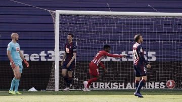 Lemar celebra su gol ante el Eibar